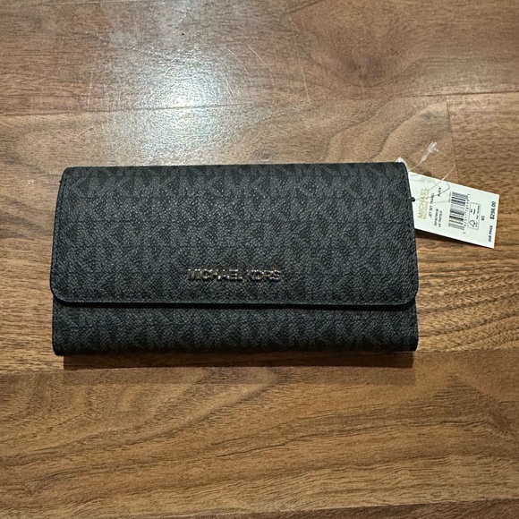 MICHAEL Michael Kors Handbags - Michael Kors Jet Set Travel Large Bifold Wallet